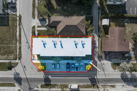 Propiedad comercial en venta en Hollywood, Florida № 1954882 - foto 8
