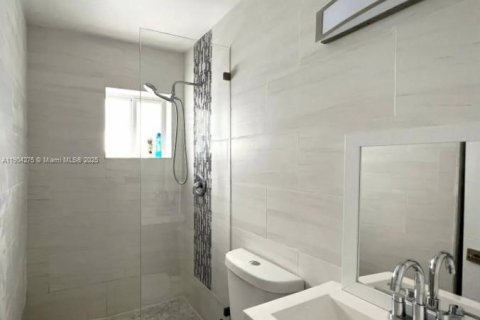 Propiedad comercial en venta en Hollywood, Florida № 1954882 - foto 29