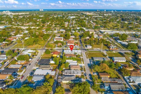 Propiedad comercial en venta en Hollywood, Florida № 1954882 - foto 3