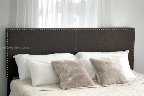 Propiedad comercial en venta en Hollywood, Florida № 1954882 - foto 28