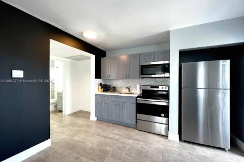 Propiedad comercial en venta en Hollywood, Florida № 1954882 - foto 23