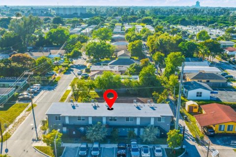 Propiedad comercial en venta en Hollywood, Florida № 1954882 - foto 1