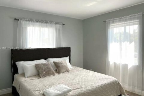 Propiedad comercial en venta en Hollywood, Florida № 1954882 - foto 27