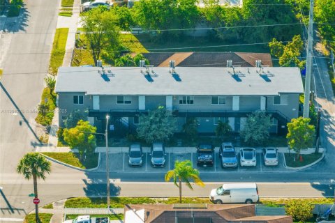 Propiedad comercial en venta en Hollywood, Florida № 1954882 - foto 6