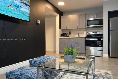 Propiedad comercial en venta en Hollywood, Florida № 1954882 - foto 25