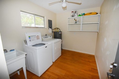 Купить виллу или дом в Сарасота, Флорида 10 комнат, 123.75м2, № 1900464 - фото 27