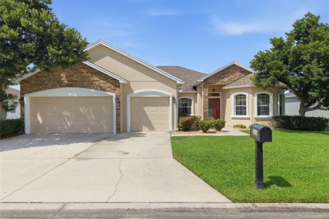 House in Lakeland, Florida 4 bedrooms, 260.03 sq.m. № 2361172