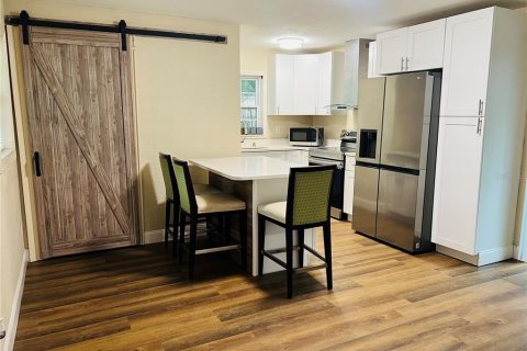 House in Orlando, Florida 1 bedroom, 50.54 sq.m. № 2231909 - photo 6