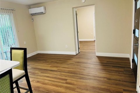 House in Orlando, Florida 1 bedroom, 50.54 sq.m. № 2231909 - photo 7