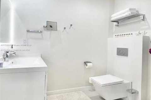 Condominio en venta en Hallandale Beach, Florida, 1 dormitorio, 78.97 m2 № 1985542 - foto 13