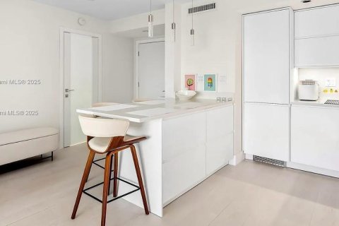 Condominio en venta en Hallandale Beach, Florida, 1 dormitorio, 78.97 m2 № 1985542 - foto 6