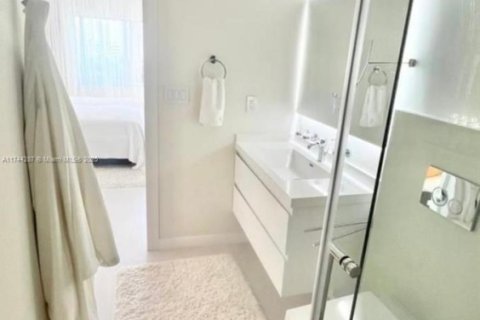 Condominio en venta en Hallandale Beach, Florida, 1 dormitorio, 78.97 m2 № 1985542 - foto 19