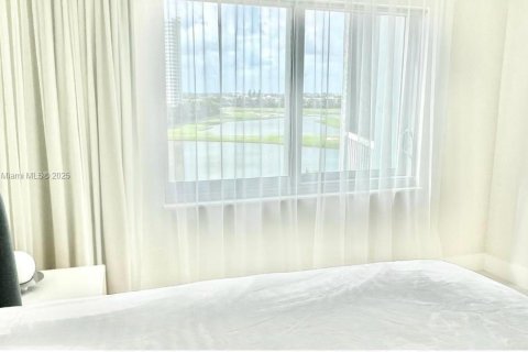 Condominio en venta en Hallandale Beach, Florida, 1 dormitorio, 78.97 m2 № 1985542 - foto 21