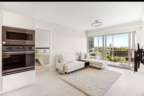 Condominio en venta en Hallandale Beach, Florida, 1 dormitorio, 78.97 m2 № 1985542 - foto 2