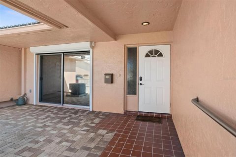 Casa en venta en Pinellas Park, Florida, 2 dormitorios, 100.8 m2 № 1565052 - foto 2