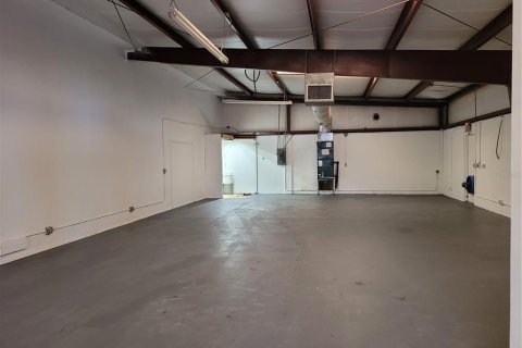 Propiedad comercial en alquiler en Englewood, Florida № 1885277 - foto 6