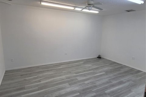 Propiedad comercial en alquiler en Englewood, Florida № 1885277 - foto 17