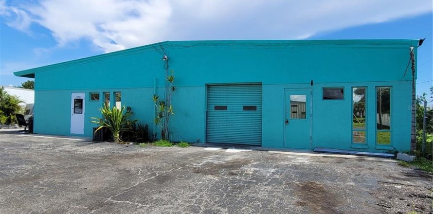 Propiedad comercial en Englewood, Florida № 1885277