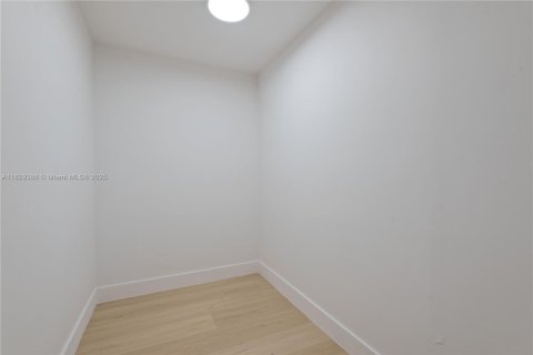 Casa en venta en Cutler Bay, Florida, 3 dormitorios, 112.78 m2 № 1804493 - foto 29