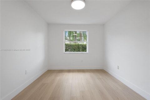 Casa en venta en Cutler Bay, Florida, 3 dormitorios, 112.78 m2 № 1804493 - foto 17