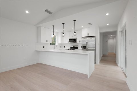 Casa en venta en Cutler Bay, Florida, 3 dormitorios, 112.78 m2 № 1804493 - foto 22