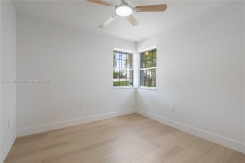 Casa en venta en Cutler Bay, Florida, 3 dormitorios, 112.78 m2 № 1804493 - foto 14