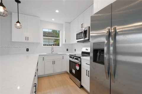 Casa en venta en Cutler Bay, Florida, 3 dormitorios, 112.78 m2 № 1804493 - foto 19