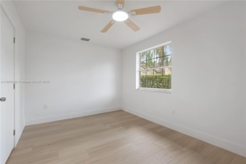 Casa en venta en Cutler Bay, Florida, 3 dormitorios, 112.78 m2 № 1804493 - foto 12