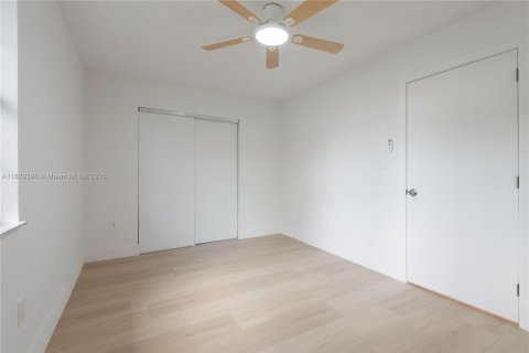 Casa en venta en Cutler Bay, Florida, 3 dormitorios, 112.78 m2 № 1804493 - foto 13