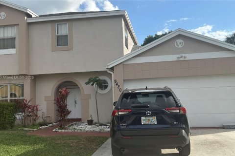 Casa en venta en Miramar, Florida, 3 dormitorios, 167.04 m2 № 1398038 - foto 2