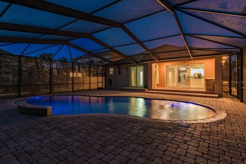 House in Tarpon Springs, Florida 4 bedrooms, 169.92 sq.m. № 1690659 - photo 3