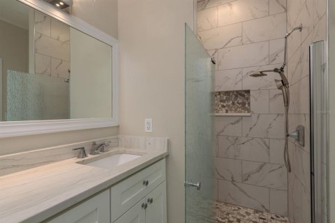 House in Tarpon Springs, Florida 4 bedrooms, 169.92 sq.m. № 1690659 - photo 13