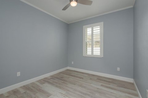 House in Tarpon Springs, Florida 4 bedrooms, 169.92 sq.m. № 1690659 - photo 15