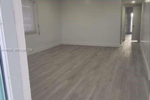 Copropriété à vendre à Hallandale Beach, Floride: 2 chambres, 80.82 m2 № 2050814 - photo 10