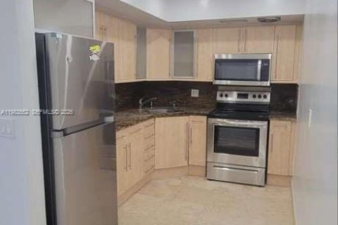 Copropriété à vendre à Hallandale Beach, Floride: 2 chambres, 80.82 m2 № 2050814 - photo 6