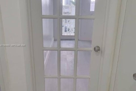 Copropriété à vendre à Hallandale Beach, Floride: 2 chambres, 80.82 m2 № 2050814 - photo 22