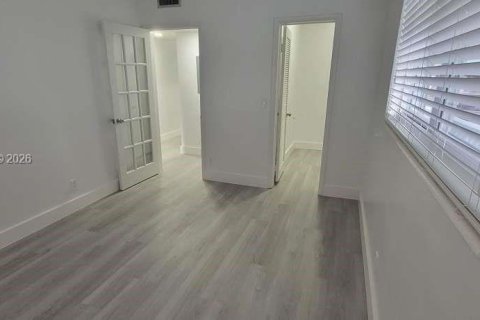 Copropriété à vendre à Hallandale Beach, Floride: 2 chambres, 80.82 m2 № 2050814 - photo 16