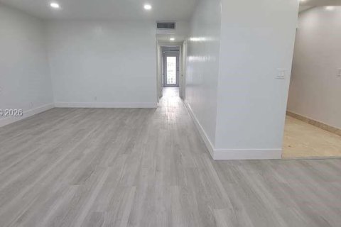 Copropriété à vendre à Hallandale Beach, Floride: 2 chambres, 80.82 m2 № 2050814 - photo 5