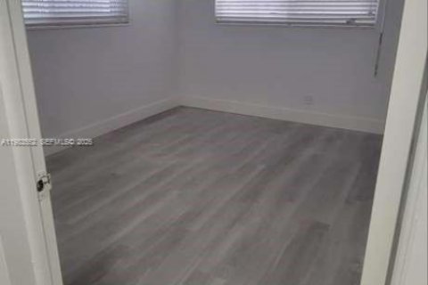 Copropriété à vendre à Hallandale Beach, Floride: 2 chambres, 80.82 m2 № 2050814 - photo 19