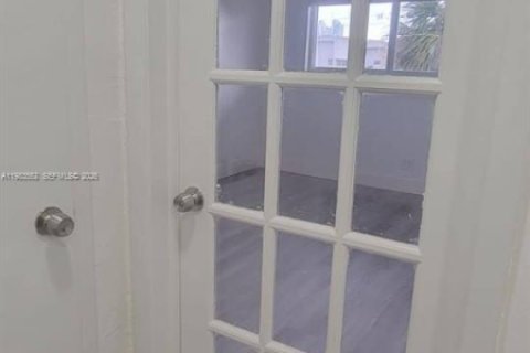 Copropriété à vendre à Hallandale Beach, Floride: 2 chambres, 80.82 m2 № 2050814 - photo 21