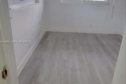 Copropriété à vendre à Hallandale Beach, Floride: 2 chambres, 80.82 m2 № 2050814 - photo 18