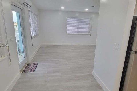Copropriété à vendre à Hallandale Beach, Floride: 2 chambres, 80.82 m2 № 2050814 - photo 9