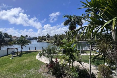 Copropriété à vendre à Hallandale Beach, Floride: 2 chambres, 80.82 m2 № 2050814 - photo 23