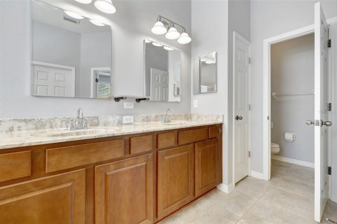 House in Brandon, Florida 4 bedrooms, 210.89 sq.m. № 1533568 - photo 13