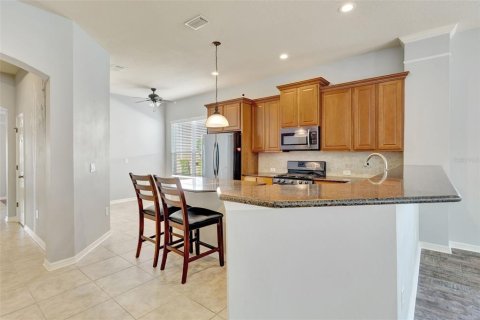 House in Brandon, Florida 4 bedrooms, 210.89 sq.m. № 1533568 - photo 17