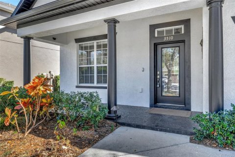 House in Brandon, Florida 4 bedrooms, 210.89 sq.m. № 1533568 - photo 4