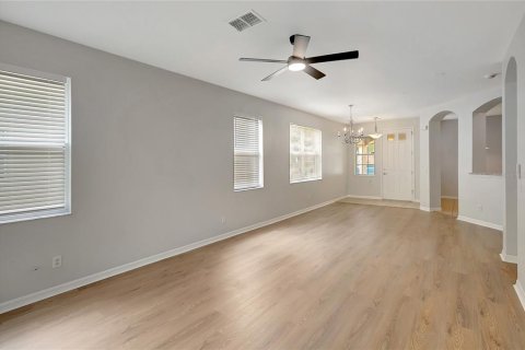 Touwnhouse à vendre à Temple Terrace, Floride: 4 chambres, 200.39 m2 № 2290938 - photo 11