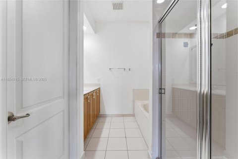 Купить таунхаус в Мирамар, Флорида 2 спальни, 162.02м2, № 1983469 - фото 23