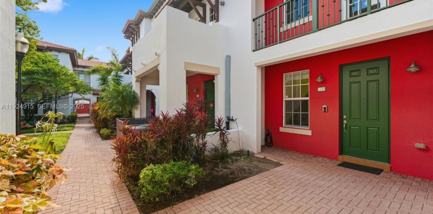 Таунхаус в Мирамар, Флорида 2 спальни, 162.02м2 № 1983469