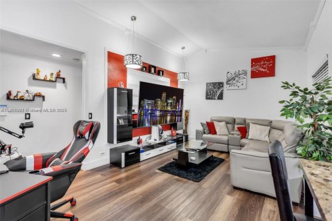 Купить таунхаус в Хайалиа, Флорида 3 спальни, 103.59м2, № 2035608 - фото 22